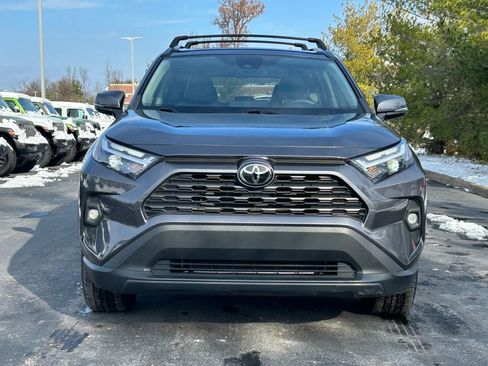Used 2022 Toyota RAV4 XLE Premium image 2