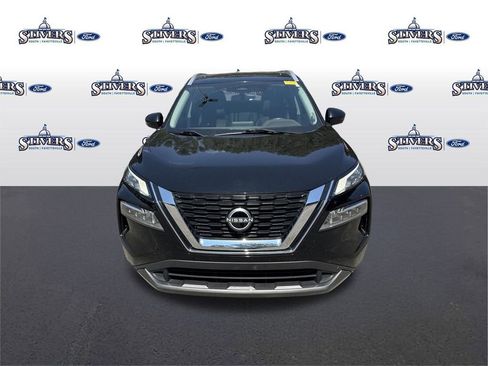 Used 2023 Nissan Rogue SL image 2
