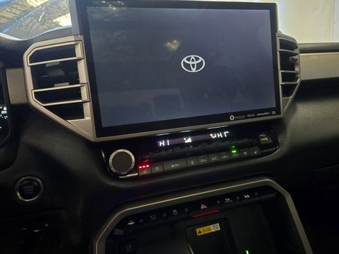 Used 2022 Toyota Tundra Limited image 14
