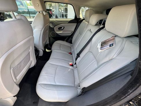 Used 2016 Land Rover Range Rover Evoque SE AWD/4WD image 17