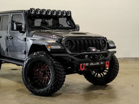 Used 2024 Jeep Wrangler Unlimited Rubicon w/ XTREMEE 35" Tire Package AWD/4WD image 31