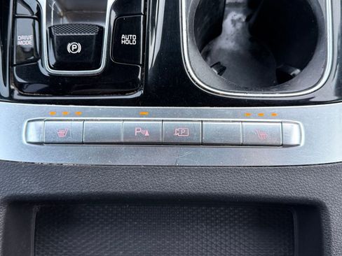 Used 2022 Kia Carnival EX FWD image 29