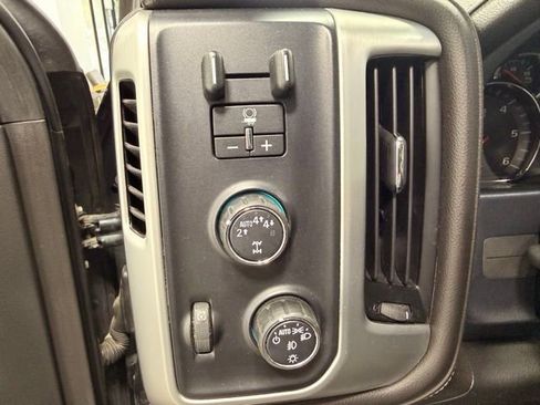 Used 2018 GMC Sierra 1500 SLT AWD/4WD image 31