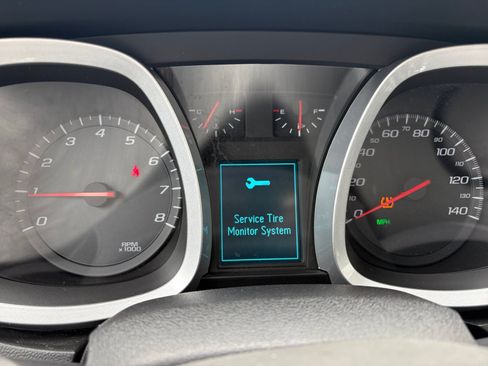Used 2017 Chevrolet Equinox LT w/ Sport Edition FWD image 19