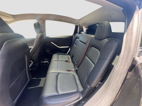 Used 2023 Tesla Model Y Long Range AWD/4WD image 26