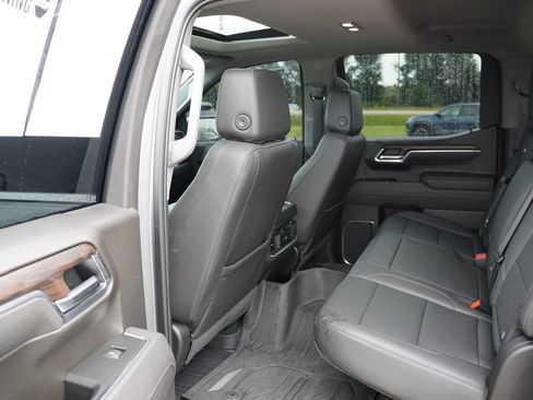 Used 2025 GMC Sierra 1500 SLT w/ SLT Premium Plus Package AWD/4WD image 17