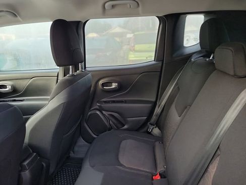 Used 2023 Jeep Renegade Latitude image 29