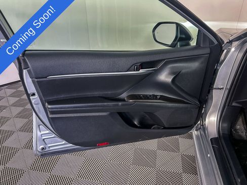 Used 2023 Toyota Camry SE image 21