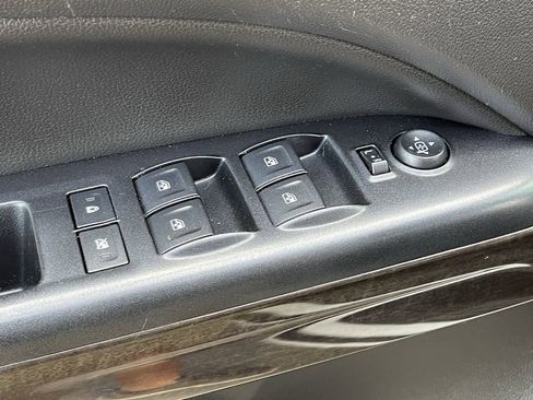 Used 2017 GMC Canyon SLE image 23