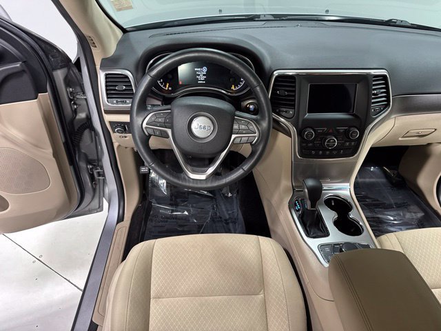 Used 2018 Jeep Grand Cherokee Laredo AWD/4WD image 14
