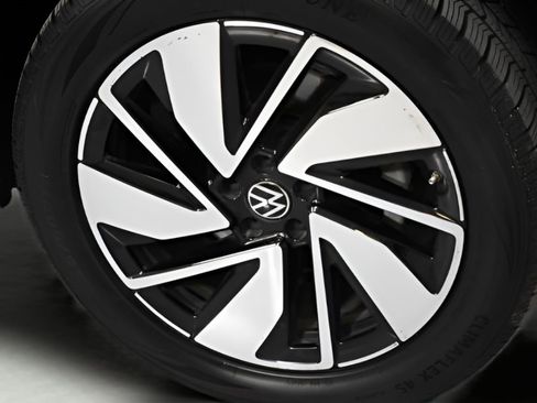 Used 2024 Volkswagen Atlas SE image 6