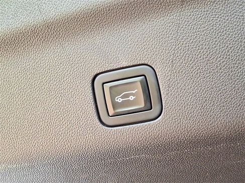 Used 2022 GMC Yukon Denali image 33