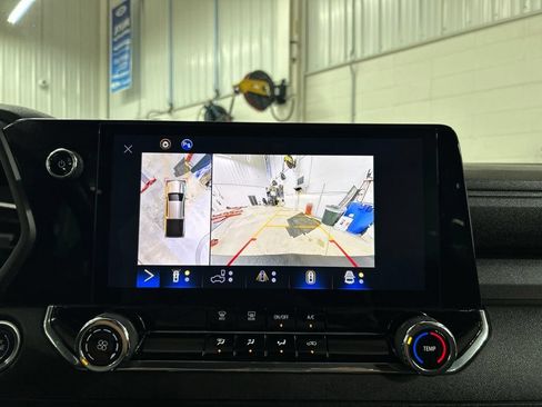 Used 2023 Chevrolet Colorado Trail Boss w/ Technology Package AWD/4WD image 21