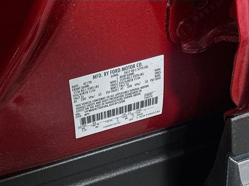 Used 2020 Ford Explorer XLT image 12