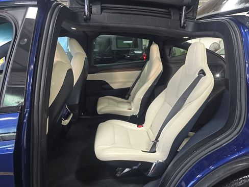 Used 2022 Tesla Model X AWD/4WD image 6