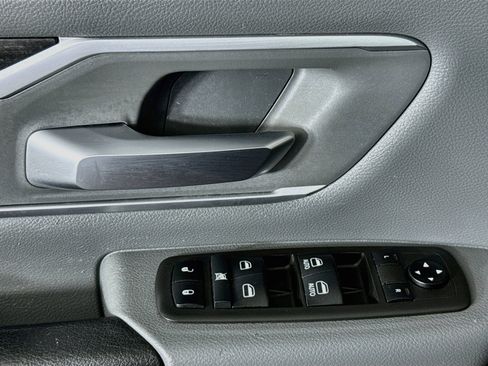 Used 2021 RAM 1500 Big Horn RWD image 39