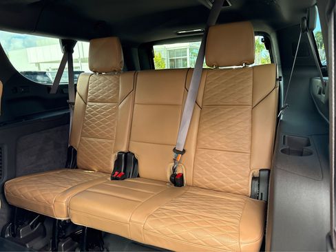 Used 2022 Cadillac Escalade ESV Sport w/ Touring Package AWD/4WD image 11
