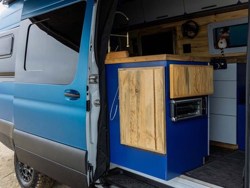 Used 2021 Mercedes-Benz Sprinter 2500 image 46