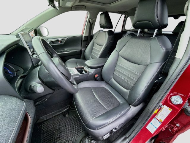 Used 2020 Toyota RAV4 Limited AWD/4WD image 11