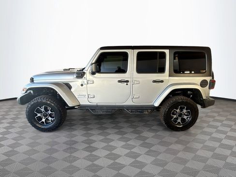Used 2023 Jeep Wrangler Unlimited Sahara w/ Cold Weather Group AWD/4WD image 9