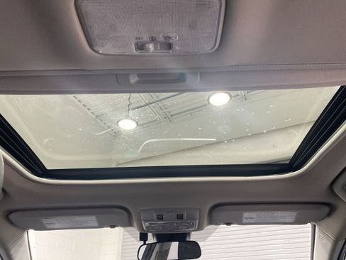 Used 2019 Toyota Corolla XLE FWD image 22