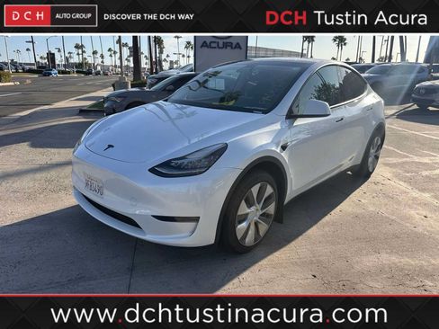 Used 2023 Tesla Model Y Long Range AWD/4WD image 1