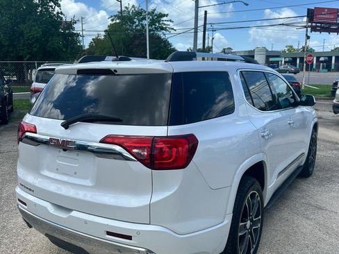 Used 2017 GMC Acadia Denali w/ Technology Package FWD image 4