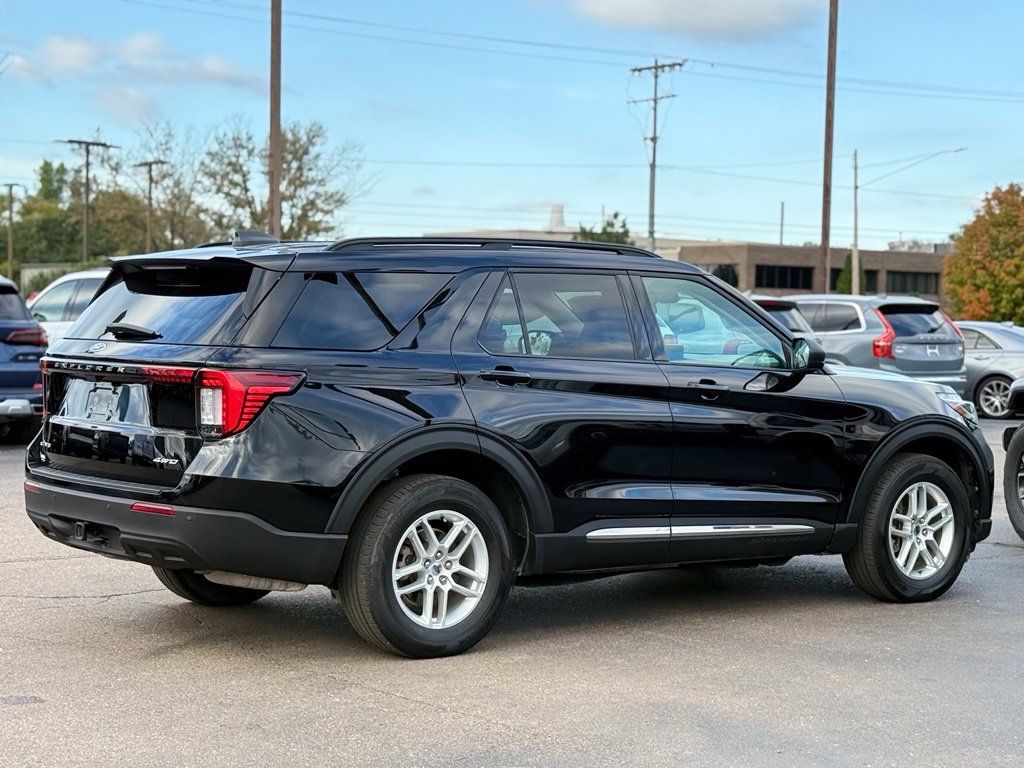 Certified 2025 Ford Explorer Active AWD/4WD image 37