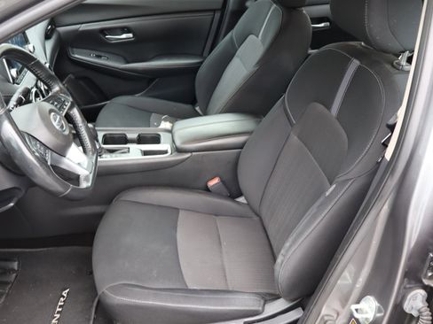 Used 2022 Nissan Sentra SV FWD image 16