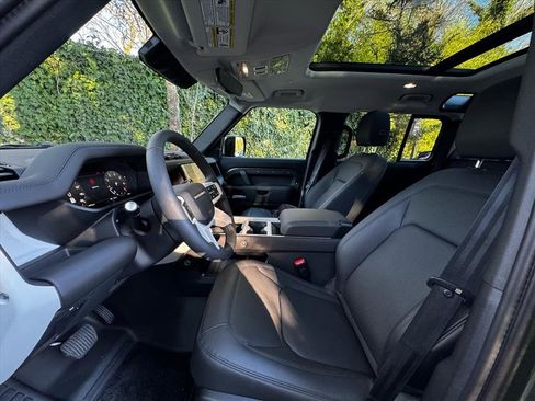 Used 2026 Land Rover Defender 110 S image 10