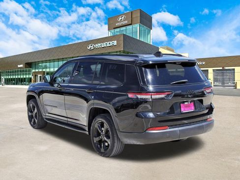 Used 2023 Jeep Grand Cherokee L Limited w/ Luxury Tech Group II image 8