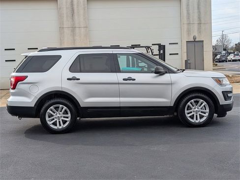 Used 2016 Ford Explorer Base image 7