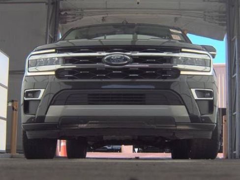 Used 2024 Ford Expedition Limited RWD image 8