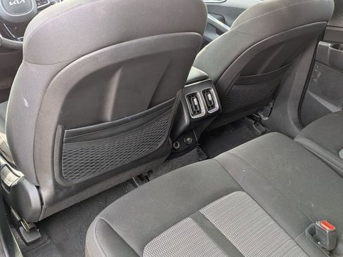 Used 2023 Kia Sorento LX image 23