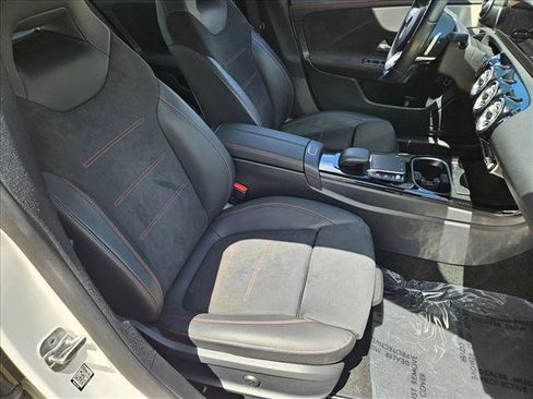 Used 2023 Mercedes-Benz CLA 250 image 19