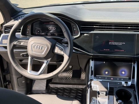 Used 2025 Audi Q7 2.0T Premium w/ Convenience Plus Package AWD/4WD image 24
