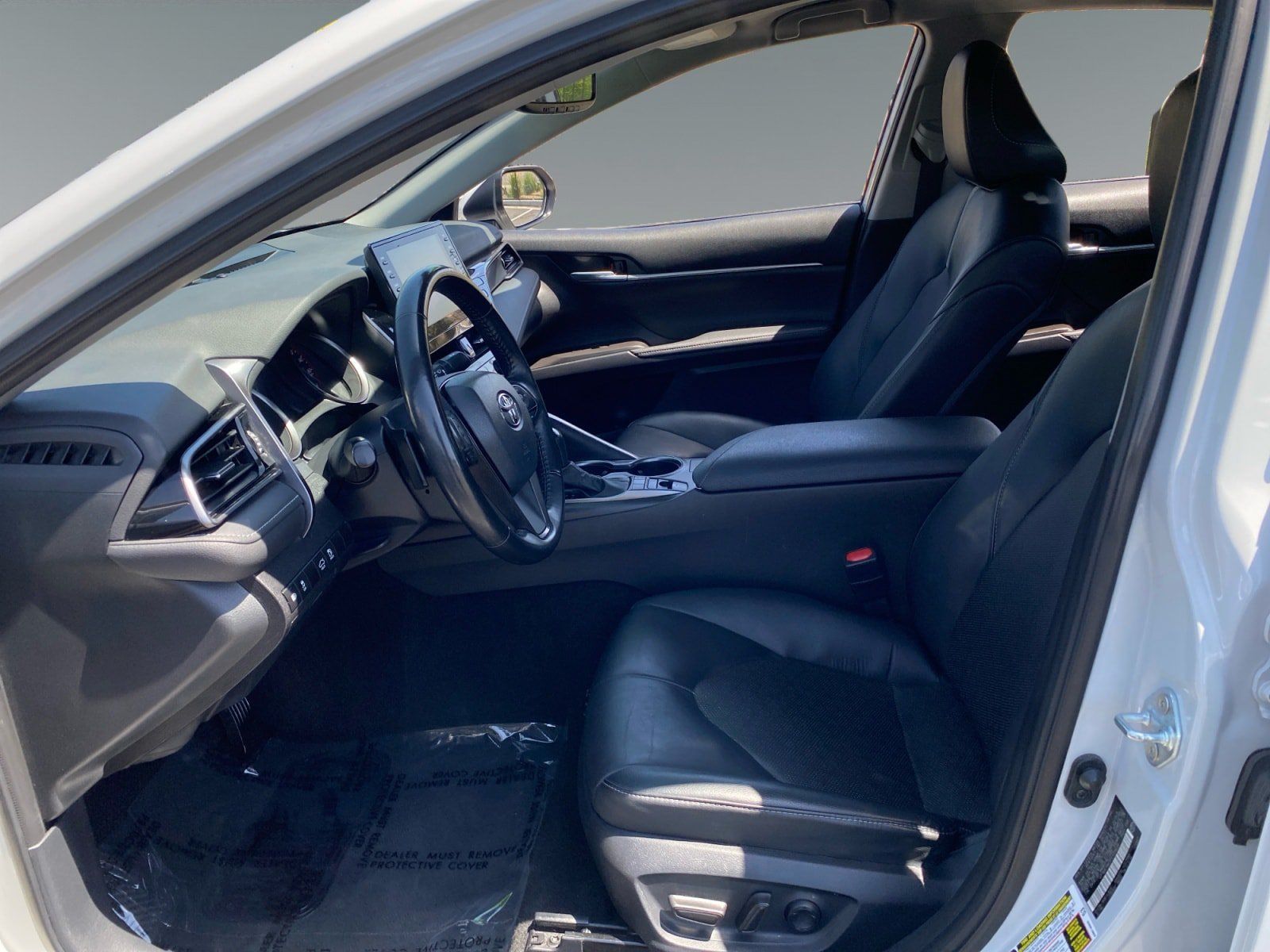 Used 2023 Toyota Camry XSE FWD image 9