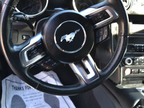 Used 2021 Ford Mustang Coupe image 15