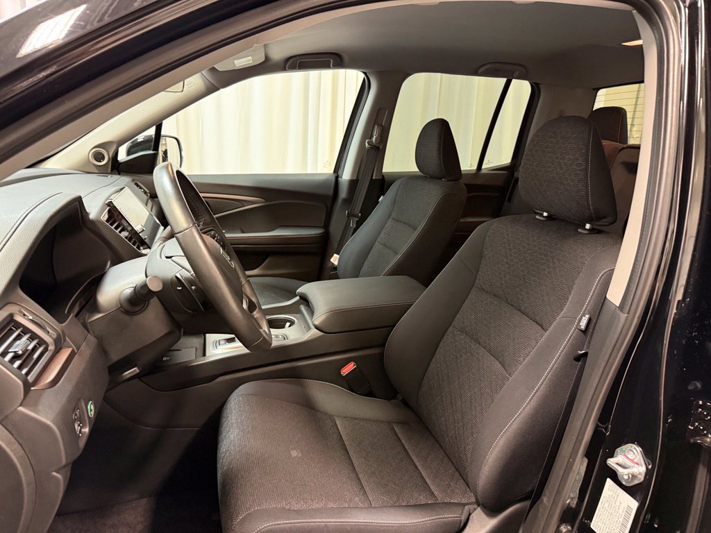 Used 2025 Honda Ridgeline Sport image 3