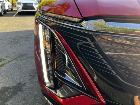 Used 2025 Cadillac Lyriq Sport image 12