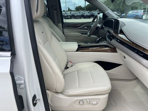 Used 2024 Cadillac Escalade Premium Luxury Platinum w/ LPO, Floor Liner Package AWD/4WD image 29