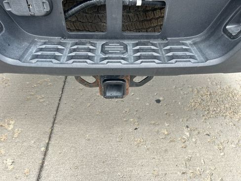 Used 2017 Toyota Tacoma TRD Off-Road w/ Tow Package (A/T) AWD/4WD image 30