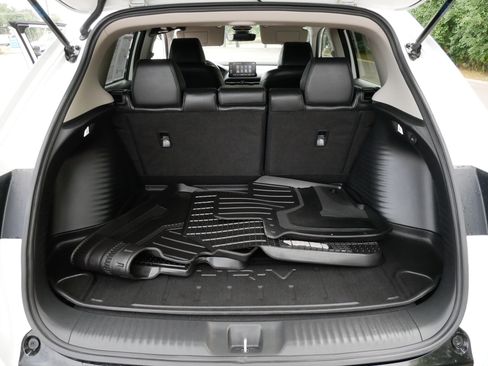 Certified 2024 Honda HR-V EX-L image 18