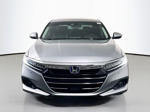 Used 2022 Honda Accord Touring image 2