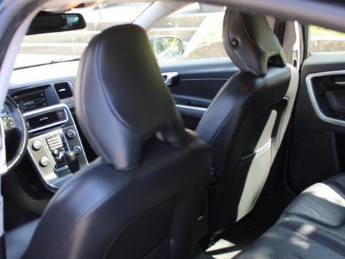 Used 2012 Volvo S60 T5 image 23