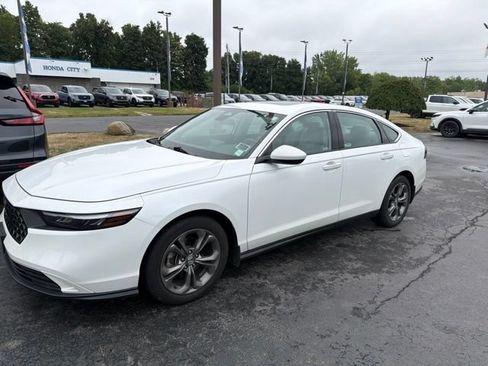 Used 2023 Honda Accord EX image 4