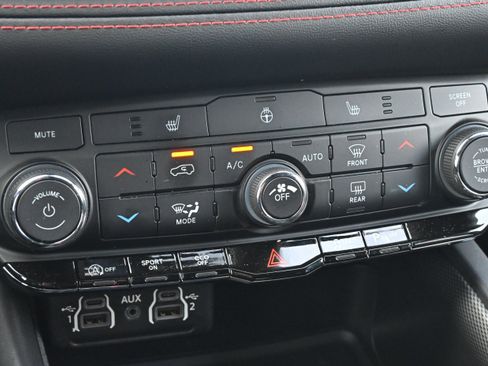 Used 2023 Dodge Durango GT image 22