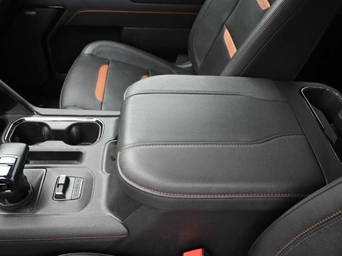 Used 2023 GMC Sierra 1500 AT4 w/ AT4 Premium Package AWD/4WD image 17