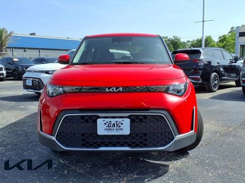 Certified 2025 Kia Soul LX w/ LX Technology Package image 18