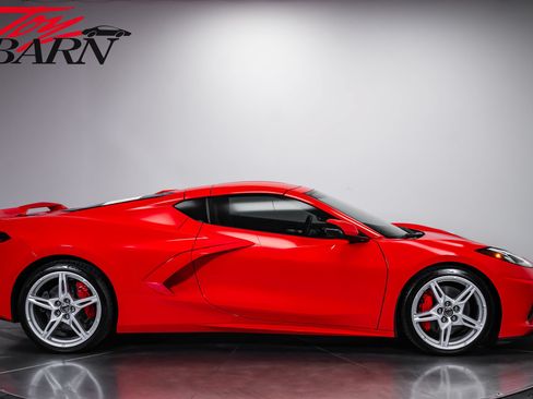 Used 2020 Chevrolet Corvette Stingray Preferred Cpe w/ 2LT Preferred Equipment Group RWD image 14